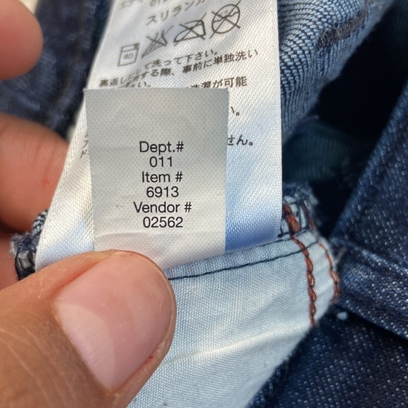 Eddie Bauer Curvy Capri Jeans - Picture 9 of 9